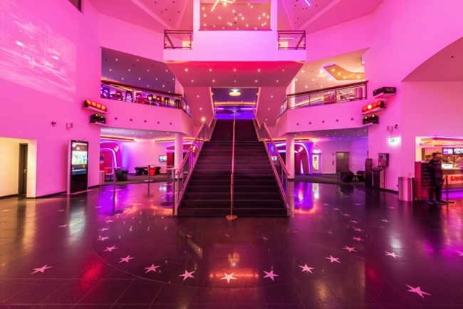 Ansicht Treppe im Foyer Cineplex